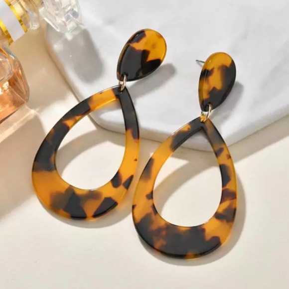 Lulus Jewelry - Lulus Tortoise Shell Tear Drop Earrings